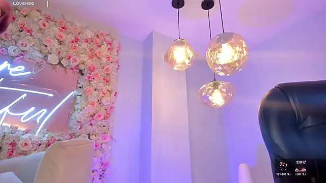 EveBensonX Adlı Modelin Canlı XXX Sohbeti