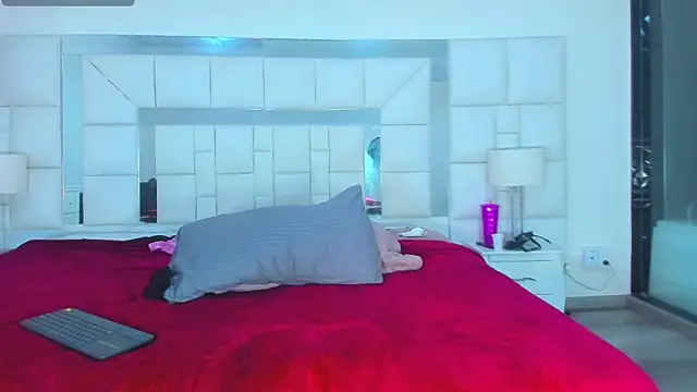 Britany_montiel Adlı Modelin Canlı XXX Sohbeti