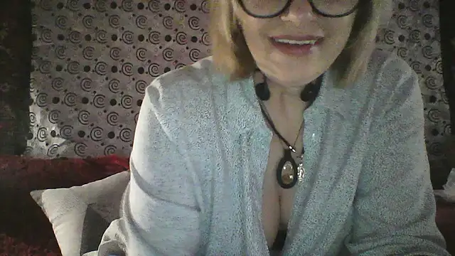 Lia_Ray élő XXX-chatje