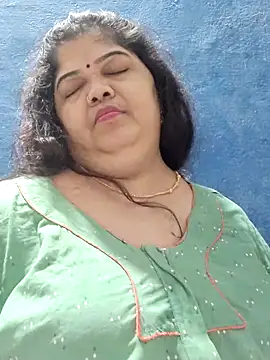 tamilthanushri Live XXX-Chat