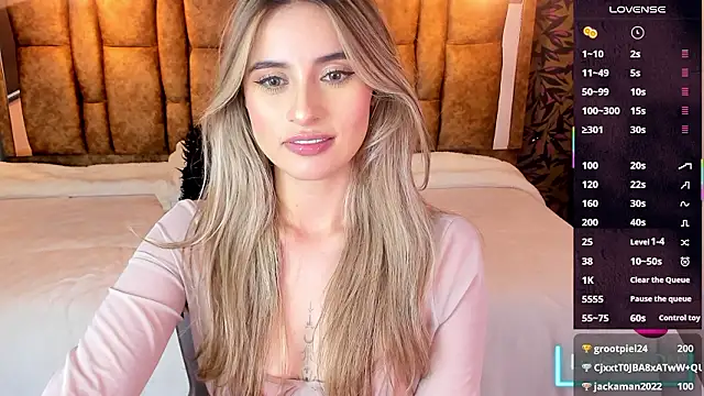 KiaraCarter: онлайн-секс-чат