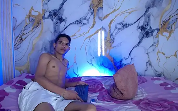 Damian_and_theon Webbikameraesitys