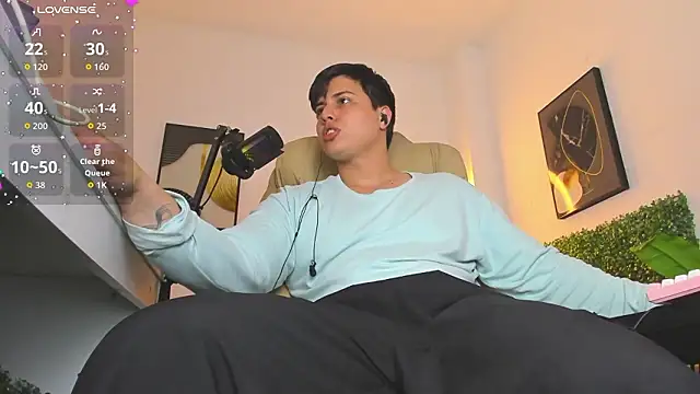 Thom_Ohtani Chat XXX in diretta