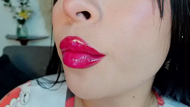 Chat XXX en directo de mia_roux1