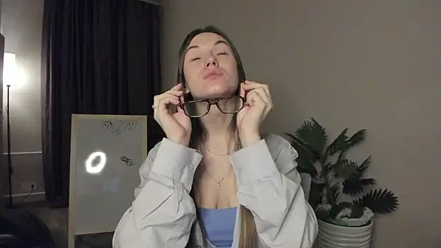 luna_lust_212 Adlı Modelin Canlı XXX Sohbeti