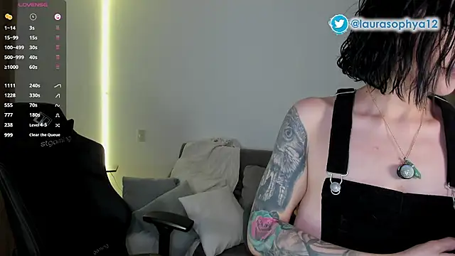 Онлайн чат XXX laurasophya