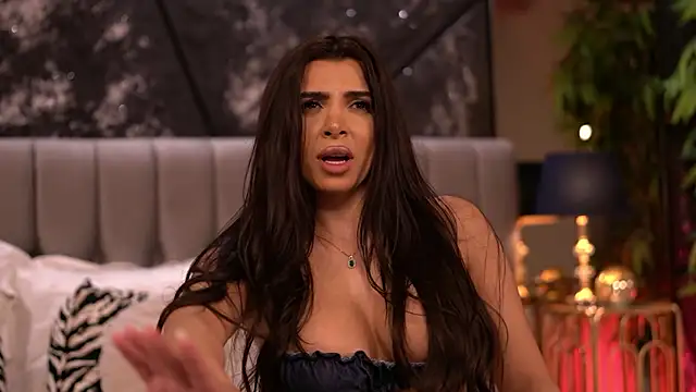 Chat +18 de NicoleCellini ao vivo