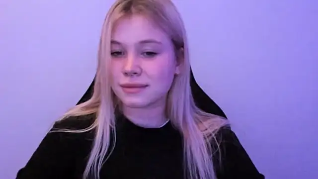 Lulu_Di Pertunjukan Webcam