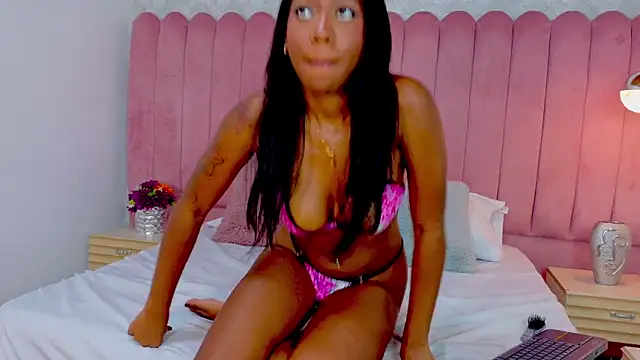 MILA_ROE Adlı Modelin Canlı XXX Sohbeti