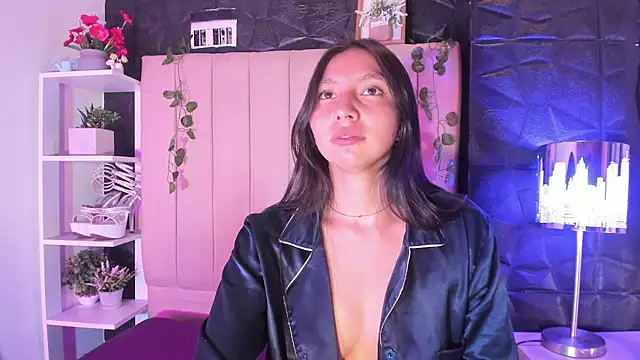 kendall_saenz's Live XXX Chat