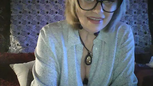 Lia_Ray: онлайн-секс-чат