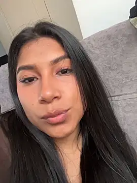 LinnaGardenia: онлайн-секс-чат