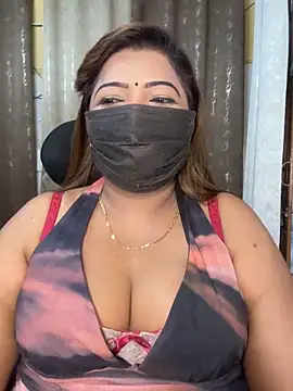 GEET-LOVE Adlı Modelin Canlı XXX Sohbeti