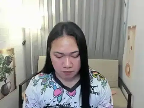 TsUncutKaren's Live XXX Chat