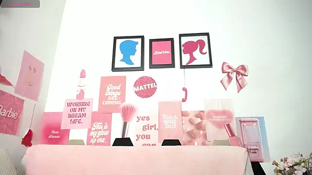 Lili_mdls' Live XXX Chat