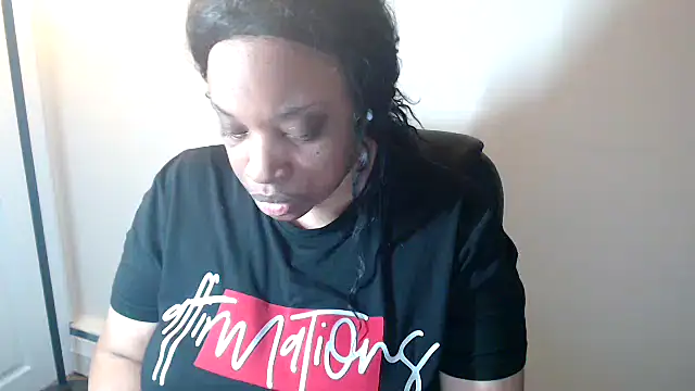 Sexymona1218: онлайн-секс-чат