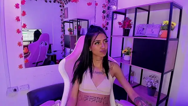 Chat XXX ao vivo de KarlaSlutSkinny__