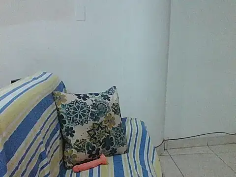 Chat XXX ao vivo de Mia_Hornyxxx