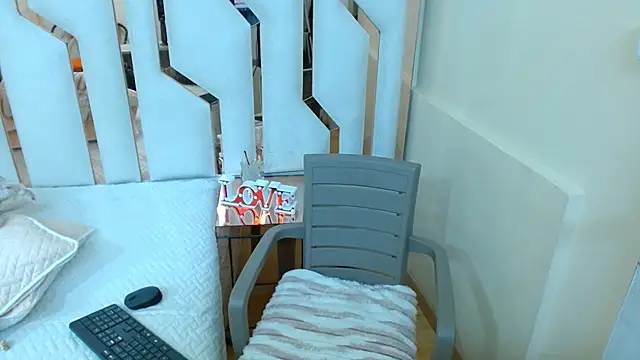 TifanyChill 即時 XXX 聊天