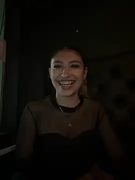 AliceTeenager___'s Live XXX Chat