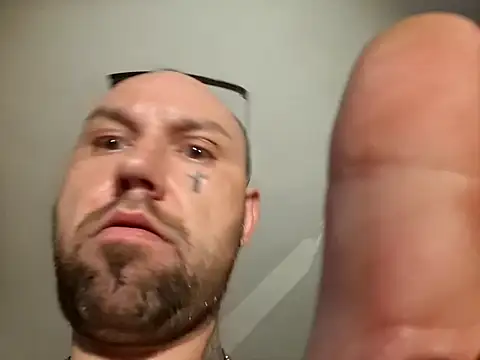 CoastalUnity654's Live XXX Chat