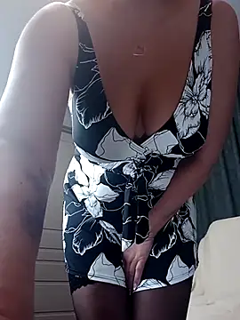 EmilyFanks 即時 XXX 聊天