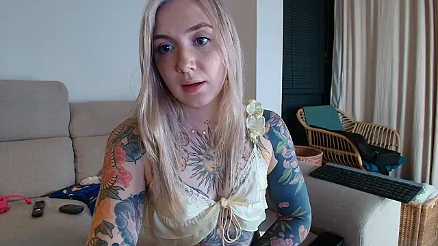 tattoobbgirl's Webcam Show