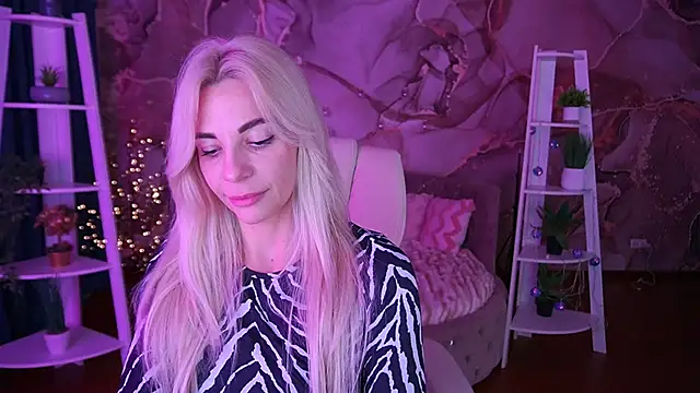 BellaRayyy's Live XXX Chat