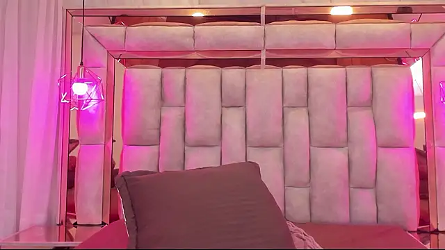 Lily_Grey Adlı Modelin Canlı XXX Sohbeti