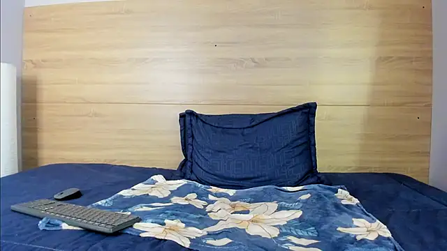 bulma_bambina_ Adlı Modelin Canlı XXX Sohbeti