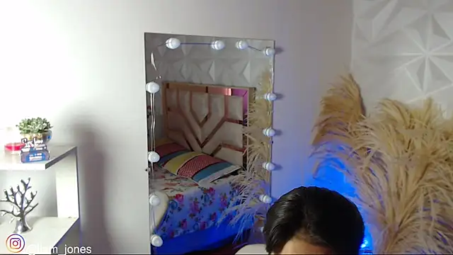 Jonesliam23 Chat XXX live
