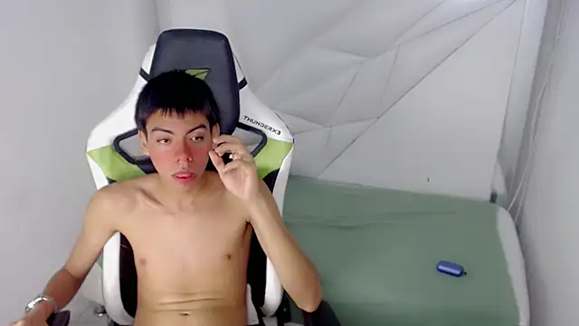 دردشة Liarr_ الجنسية المباشرة