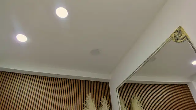 ChannelWhitee_のライブXXXチャット