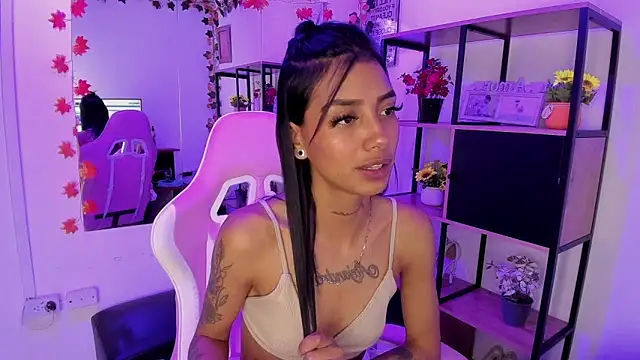 KarlaSlutSkinny__'s Live XXX Chat