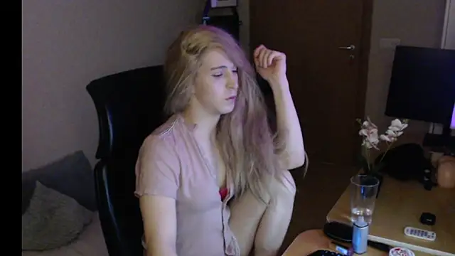 Pearl_Inferno Webcam-Show