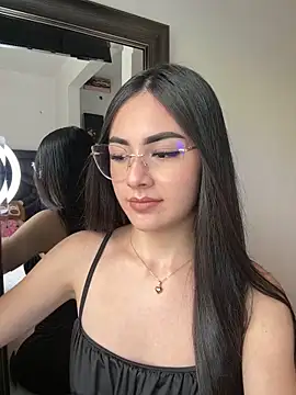 IslaCole Adlı Modelin Canlı XXX Sohbeti