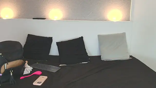 Laura_Miller1: απευθείας συνομιλία ΧΧΧ