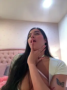 Bella__Wood Webcam show