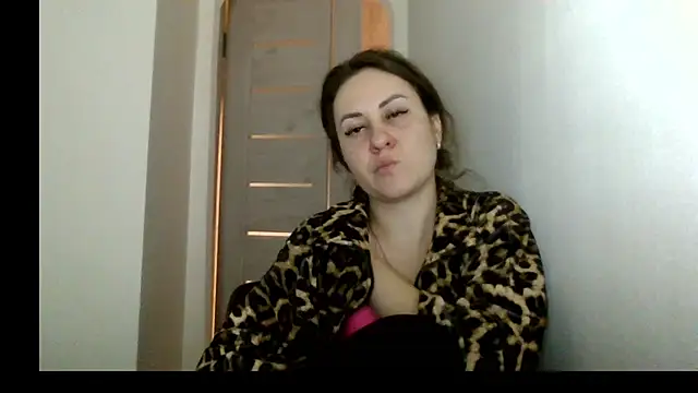 MeadowEyes Chat XXX in diretta