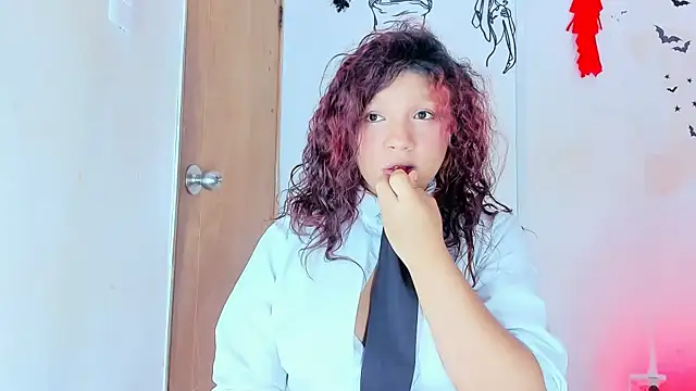 Emily_Coper18's Live XXX Chat