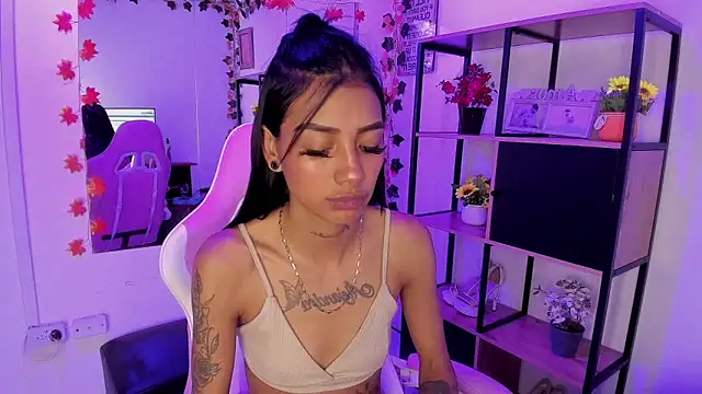 Chat XXX ao vivo de KarlaSlutSkinny__