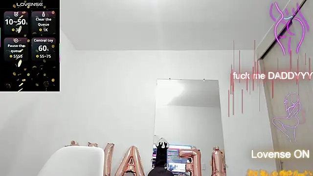 esmeraldamfc Adlı Modelin Canlı XXX Sohbeti