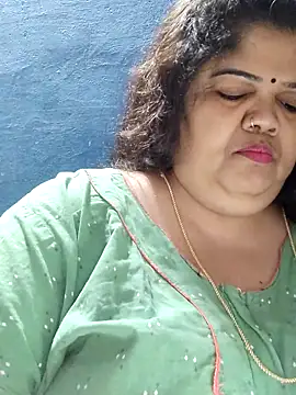 tamilthanushri's Live XXX Chat