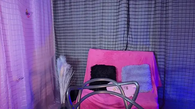 Kayleemorales' Live XXX Chat