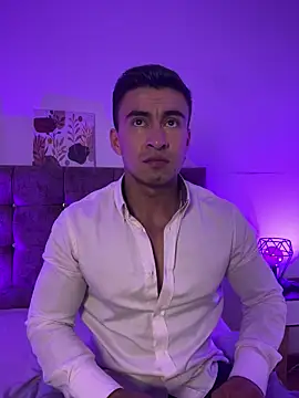 Chris_Clarck Adlı Modelin Canlı XXX Sohbeti