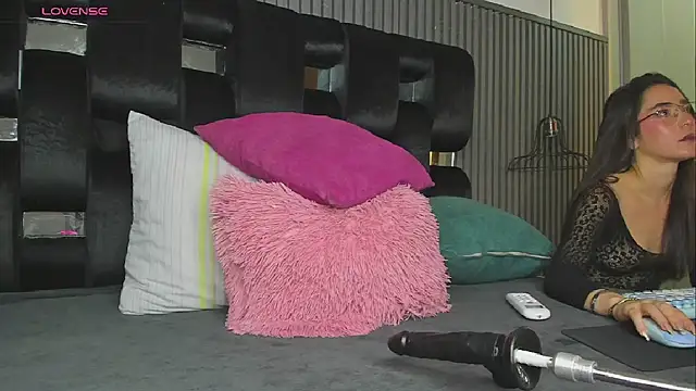 levana1's Live XXX Chat