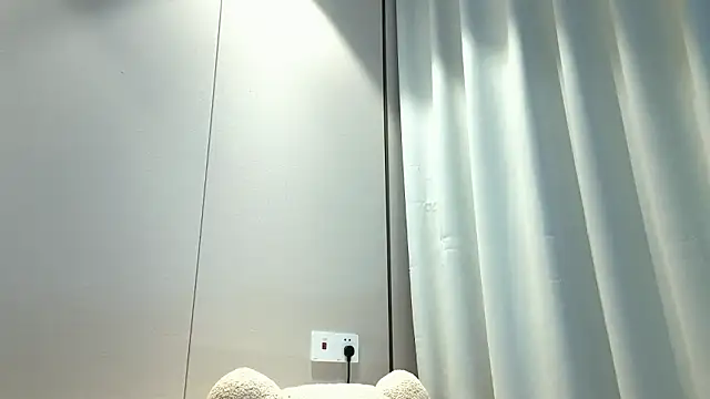 Uizzzqvq3 在線直播表演