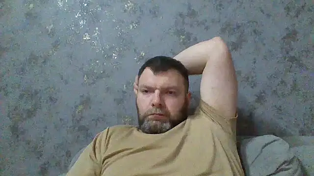 Hot_Adonis: διαδικτυακό σόου στην κάμερα