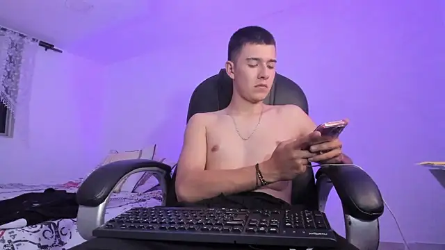 Aleck_Boy Adlı Modelin Web Kamerası Şovu