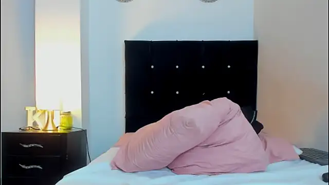 kathyajhonss Adlı Modelin Web Kamerası Şovu